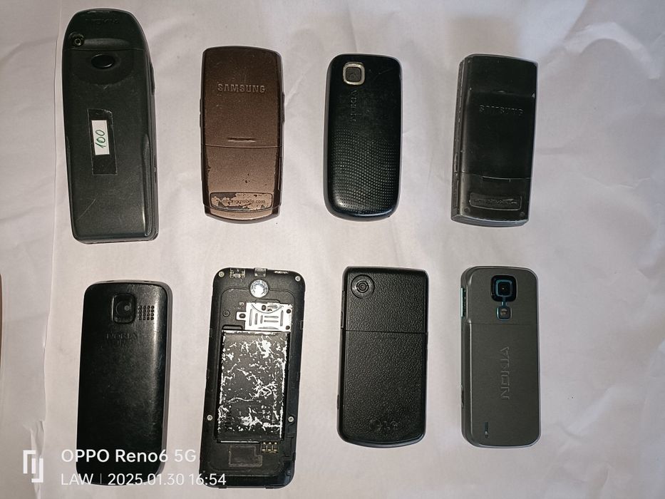 Telefoane cu butoane pentru colectie