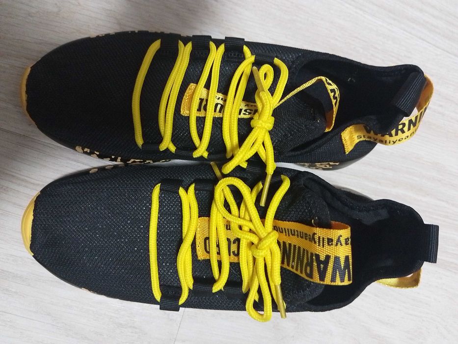 Продам кроссовки