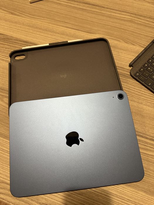 iPad 11 A16 2025  Гаранция до 05.2026 + Logitech Combo Touch + Писалка