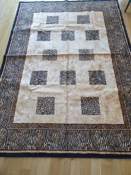 Килим с анималистичен принт