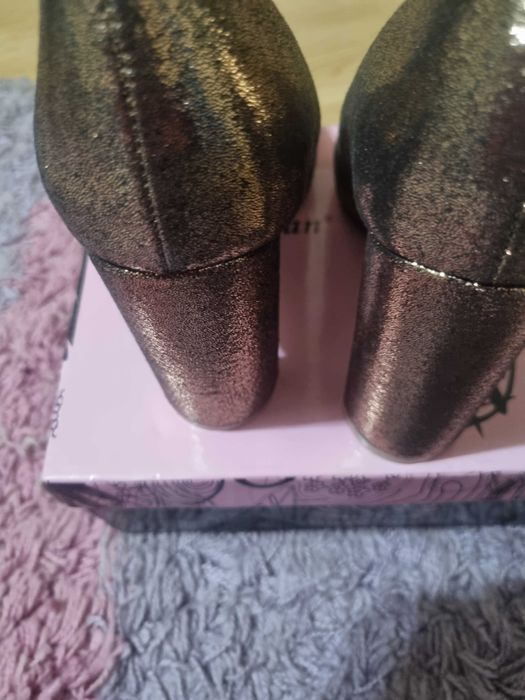 Pantofi femei noi in cutie