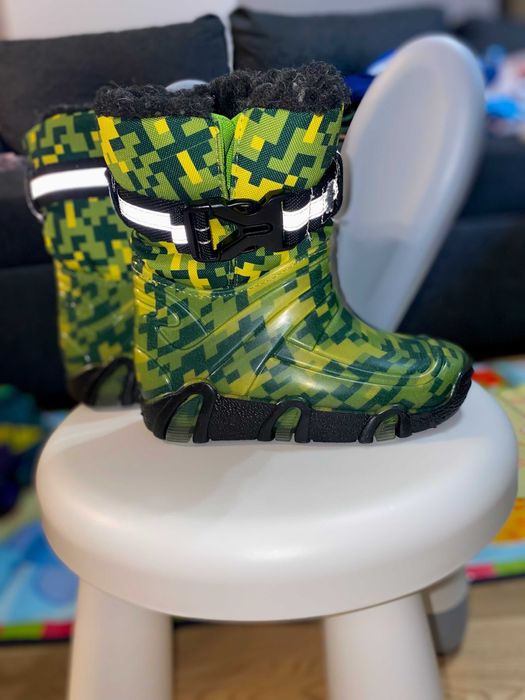 Нови детски ботуши