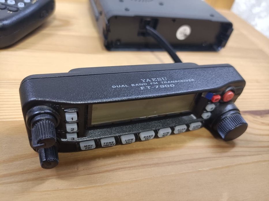 Продам новую радиостанцию yaesy ft-7900