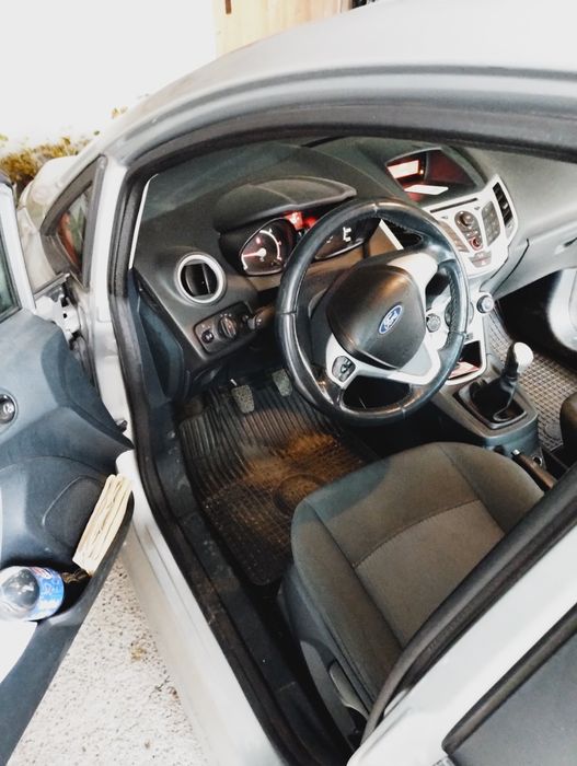 Vând Ford Fiesta 2012 inmatriculat