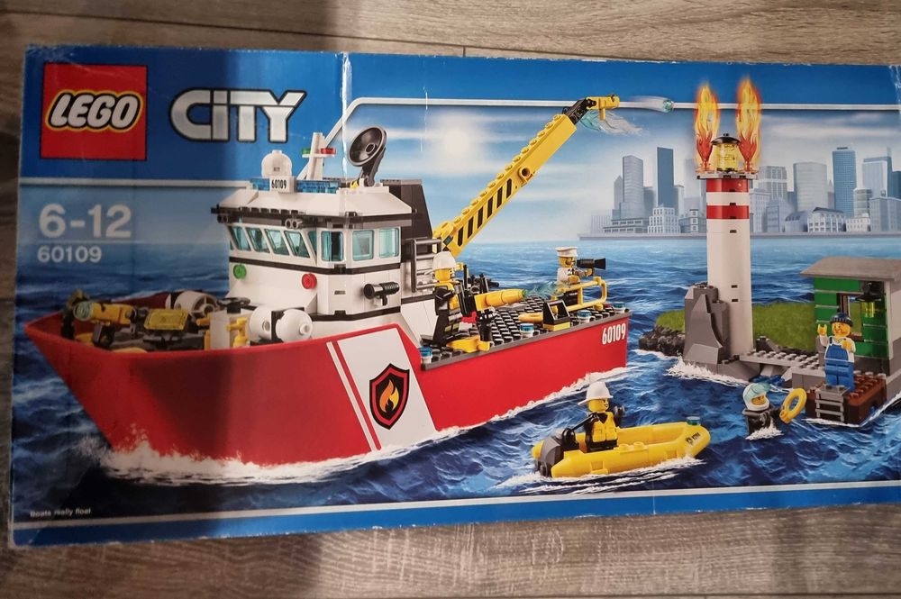 Lego City Fire Boat - Technic RC Tracked Racer