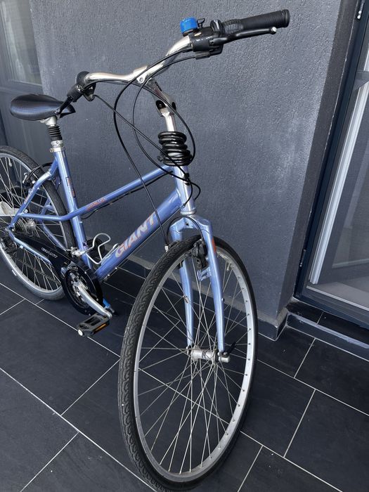 Bicicleta Giant mov metalic