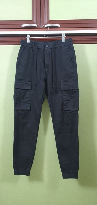 Продам  брюки женские. В отличном состоянии Размер указан на фото.