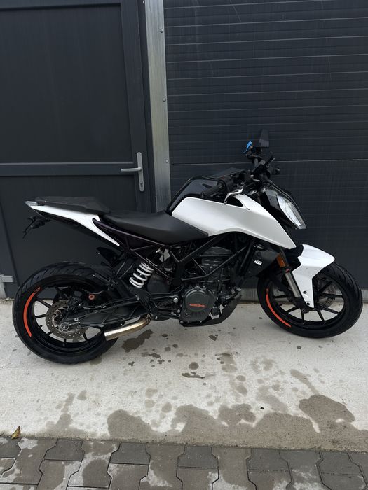 Ktm duke 125cc 2018 (vand sau schimb)(nu mt,yzf,cbr,cb,rc)