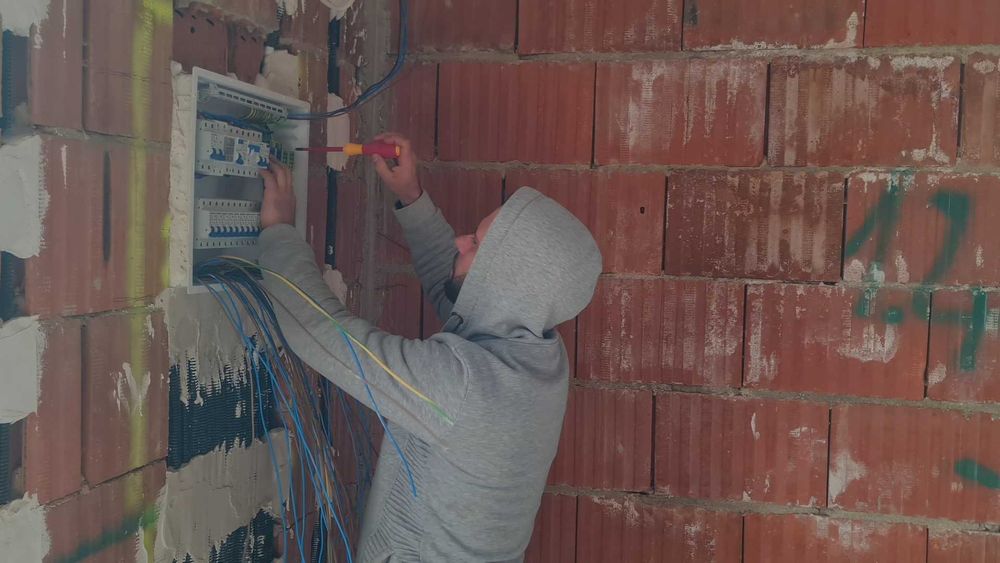 Amenajari interioare, inst. electrice, sanitare si termice