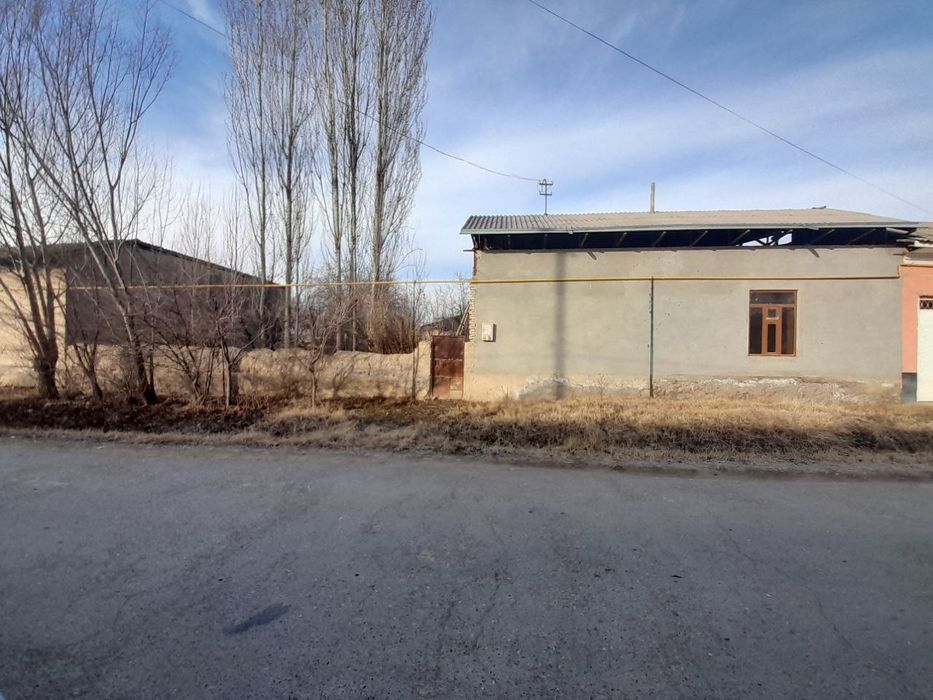 10 сотих участка сотилади.