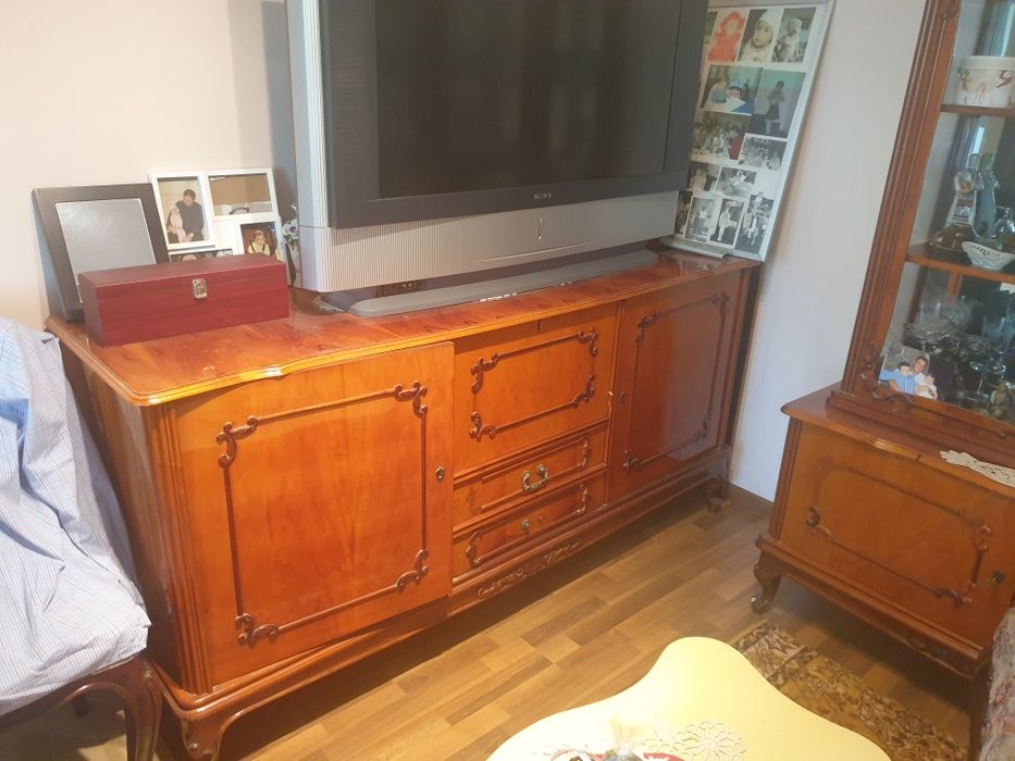 Vand mobila din cires