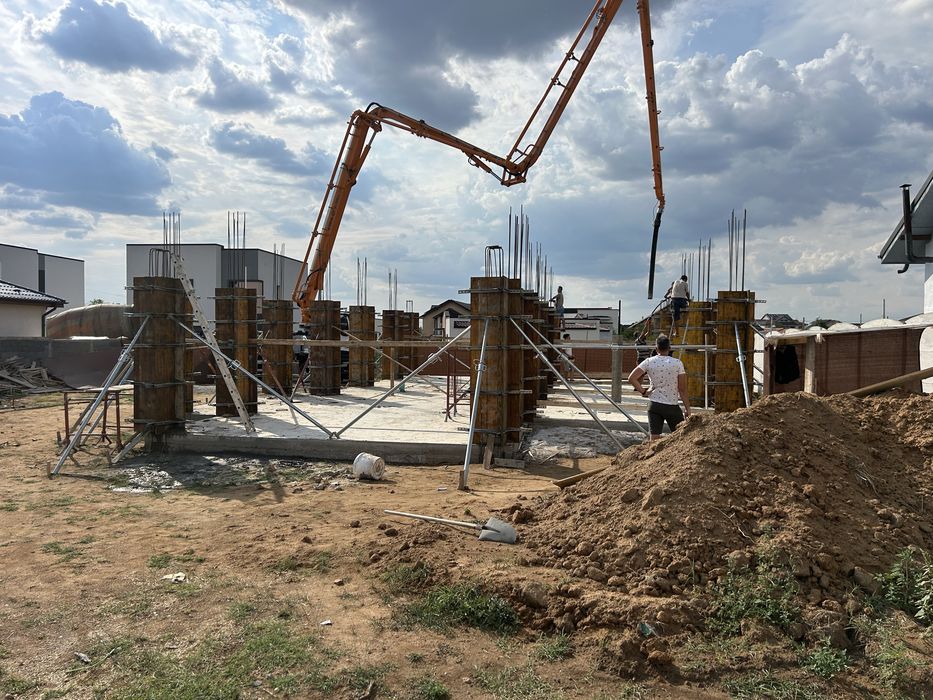 Firma de constructii executa case la rosu /case la cheie