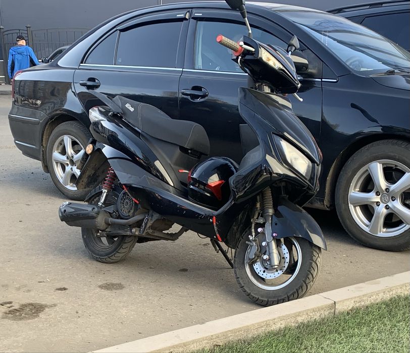 Продам скутер м8