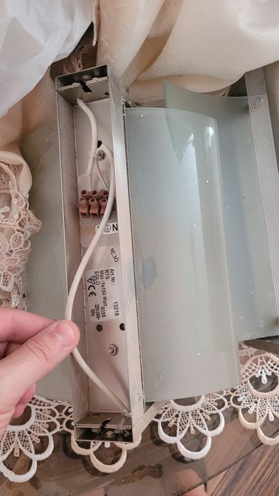 Vand 1 lustra si 2 aplici de perete