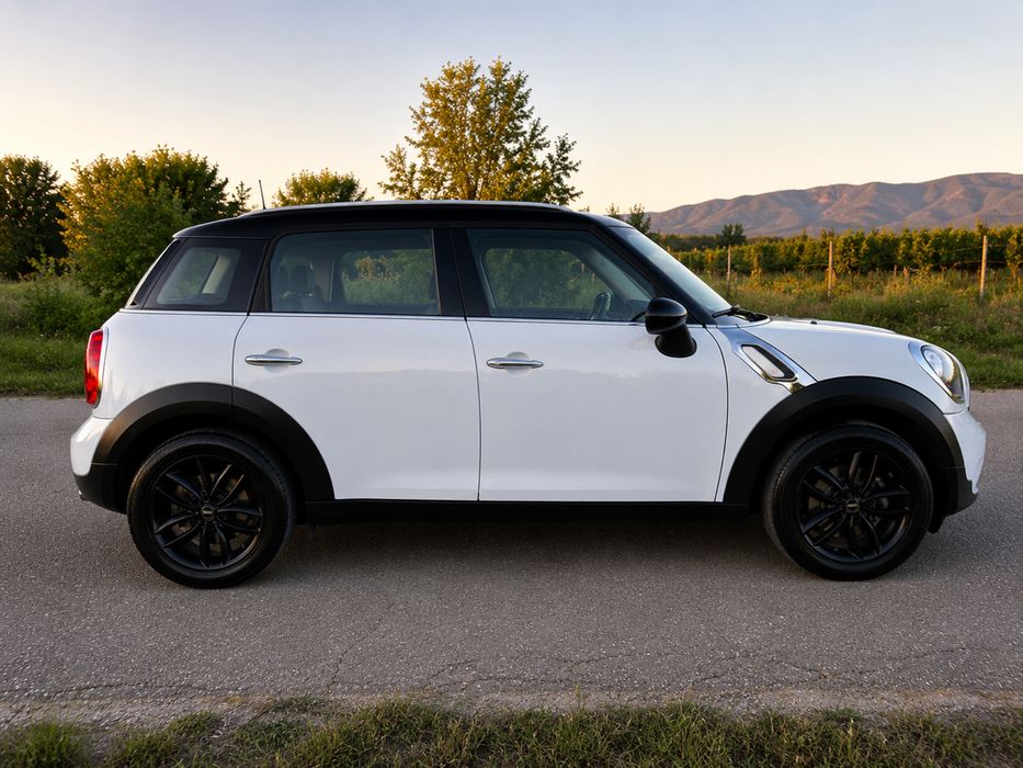 Продавам Mini Countryman