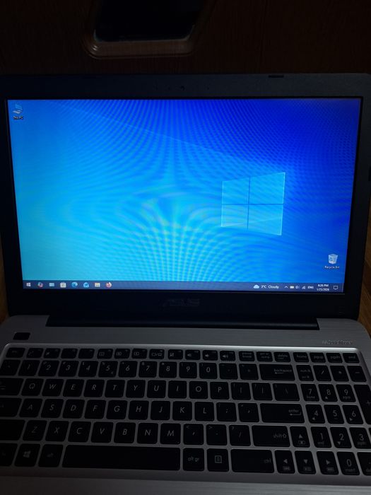 Laptop  ASUS X556UQ