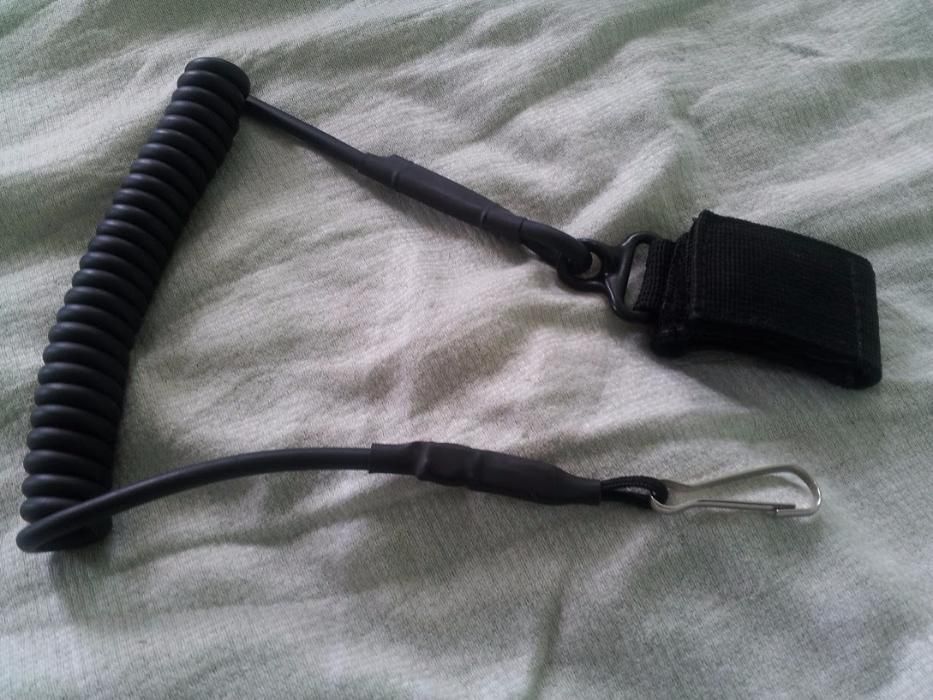 пистолетен държач против падане