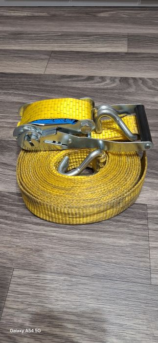 Ремень с трещеткой для фиксации грузов