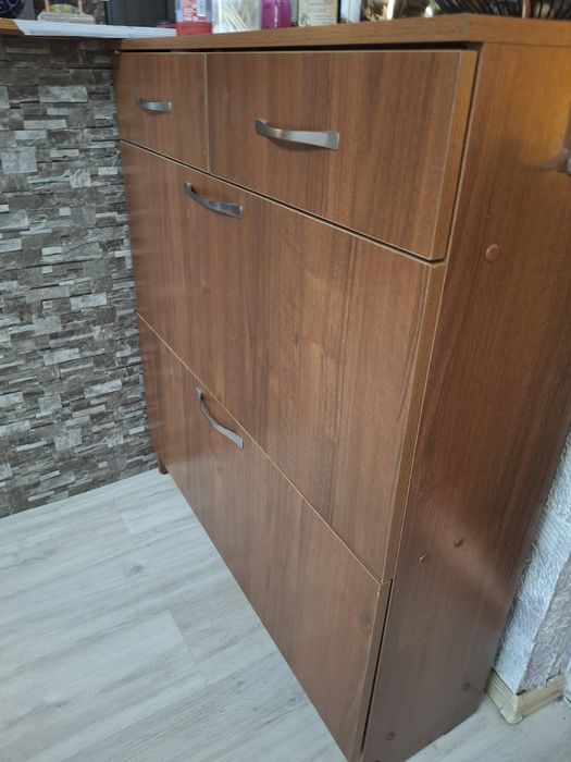 Продам  Обувницу