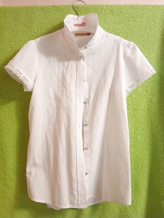 Продаются школьные блузки