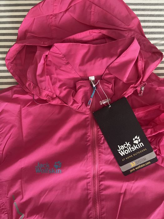 цикламено яке Jack Wolfskin