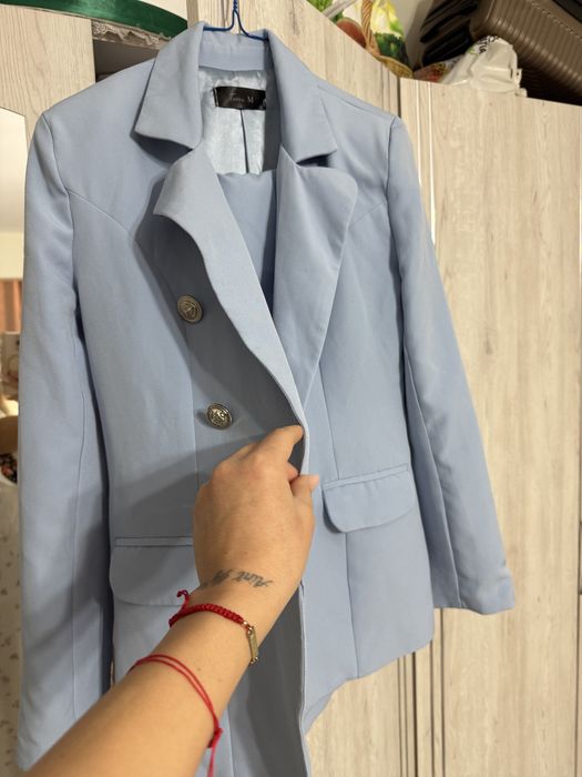 Costum elegant cu pantaloni lungi