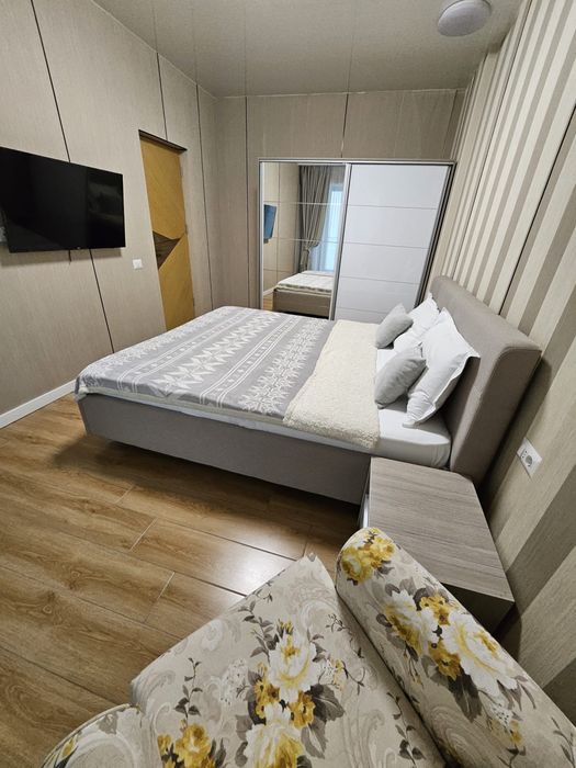 Inchiriez apartament