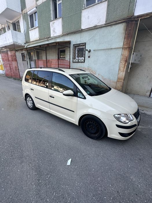 VOLKSWAGEN Touran 2010 — imagine 4
