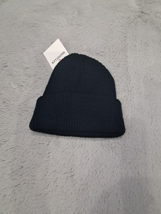 Caciula moncler neagra