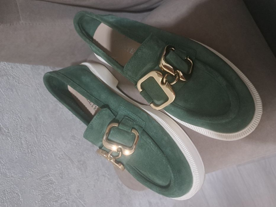 Продам замшевые лоферы