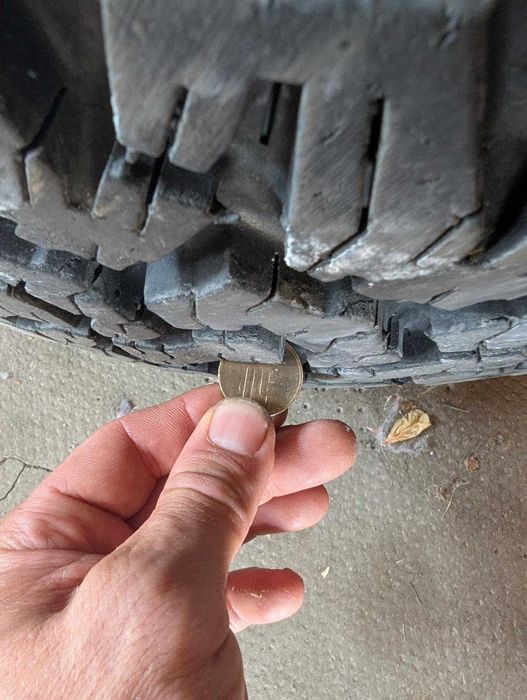 BF Goodrich KO2 31x10.5x15 anvelope și jante.