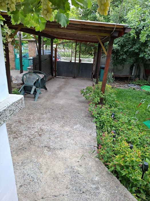 Продава се Къща в Нова Загора - 50 кв.м за 1020 €/кв.м - Снимка #1