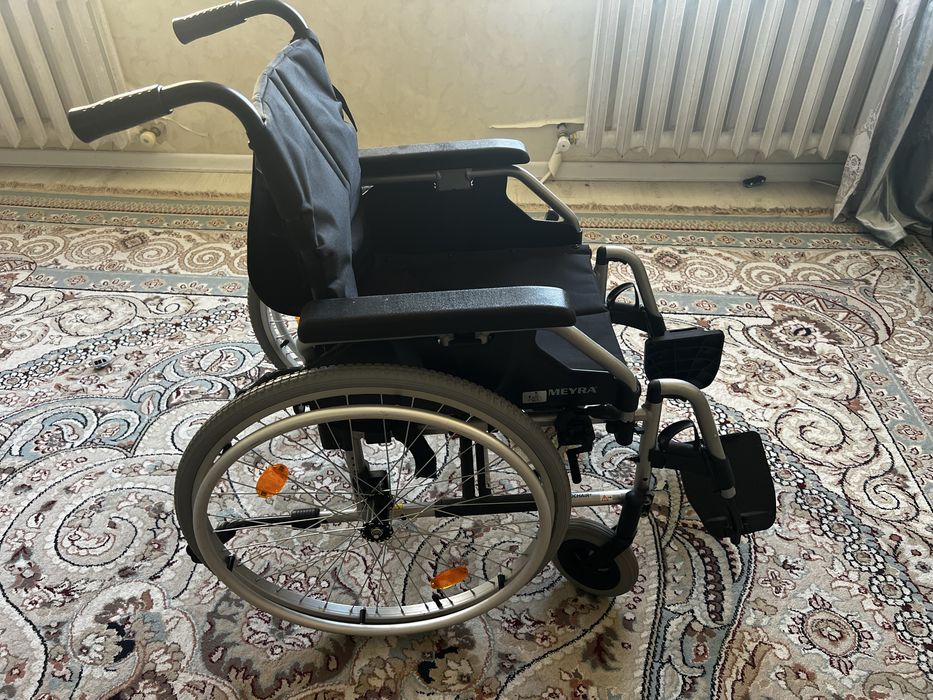 Инвалидная коляска «Meyra»