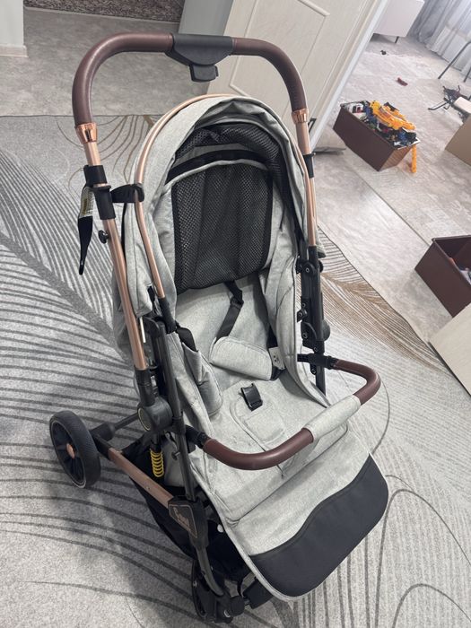 Коляска чемодан.