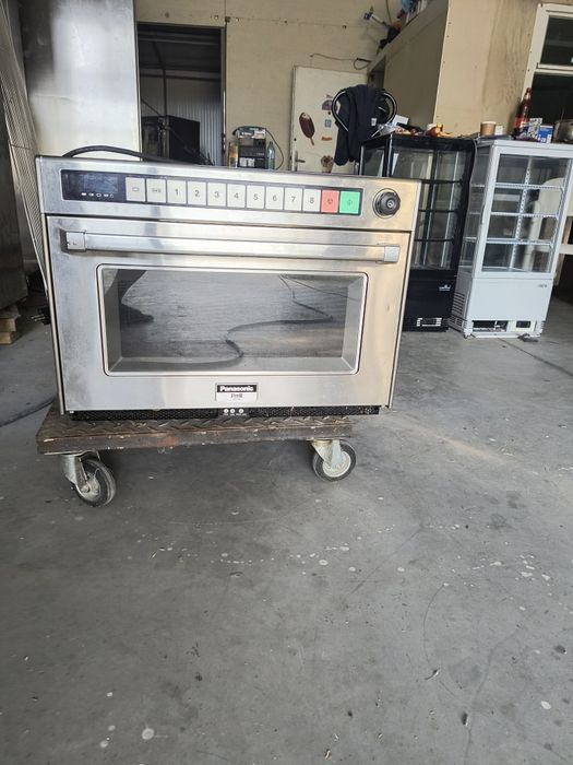 Професионална микровълнова ,, Panasonic "