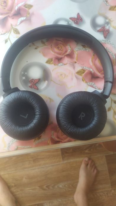 Продам наушники  в отличном состоянии