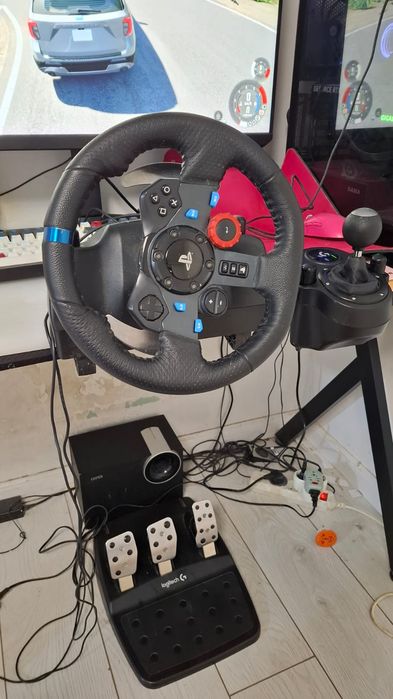 Срочно!! Продам Игровой руль Logitech G29