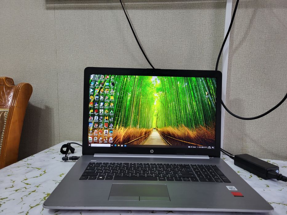 Мощный Ноутбук для игр и работы.