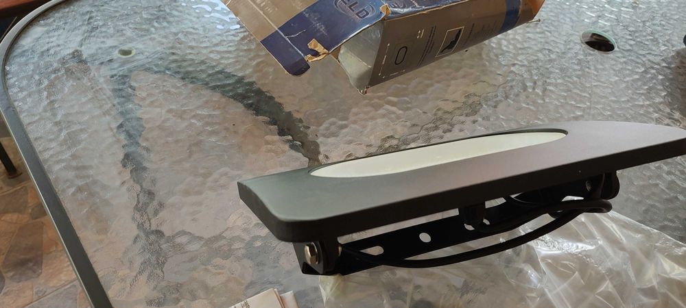 vind  proiector led 100w tablet