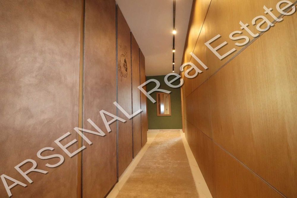 Дава се под наем Тристаен апартамент в София, Изток - 146 кв.м за 1500 € - Снимка #3