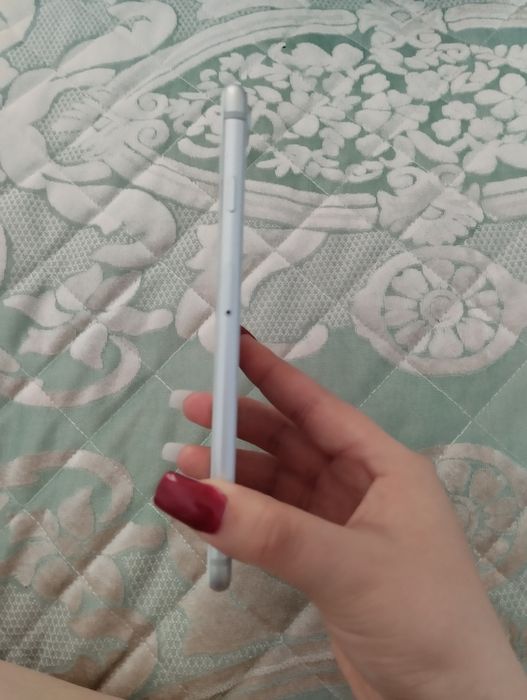 Айфон 8 плюс  (64gb) 77%