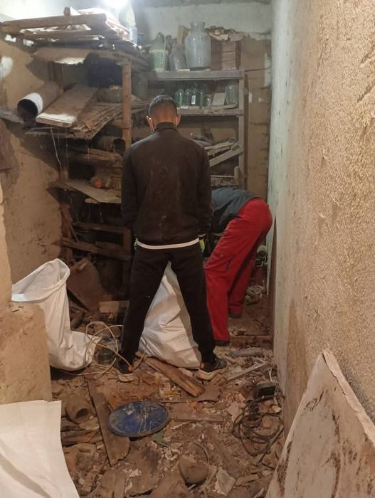 Почистване на апартаменти  мазета тавани гаражи дворове изпразване на апартаменти изхвърляне на стари мебели