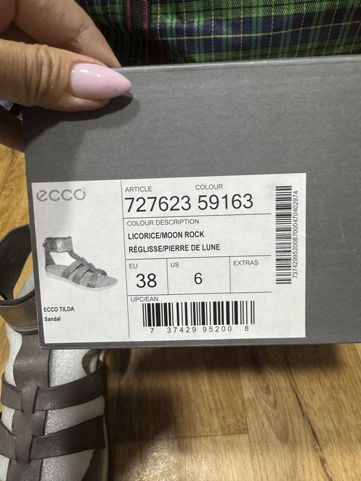 Продам сандалии фирмы ECCO