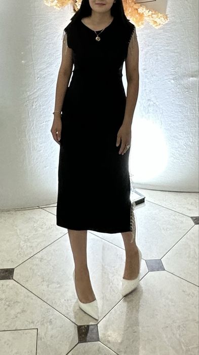Платье нарядное черное