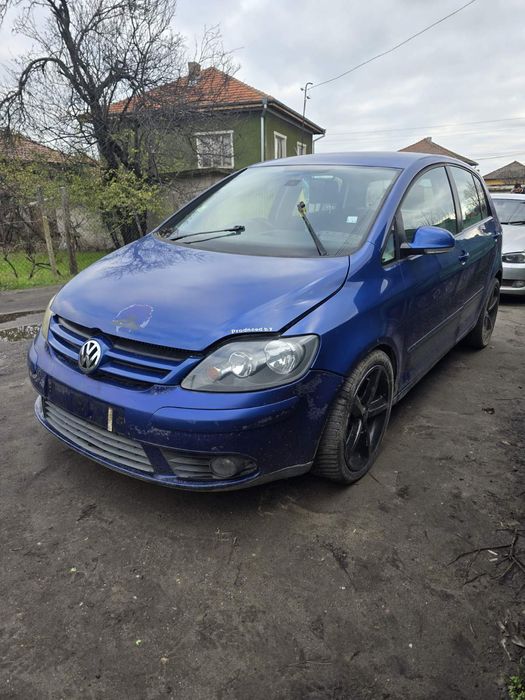 Продавам Голф 5+ (Plus) 2.0tdi 140кс. BKD на ЧАСТИ и всякакви голф 5ци