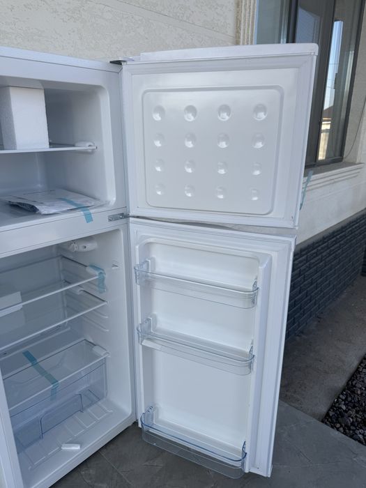 Холодильник абсолютно новый