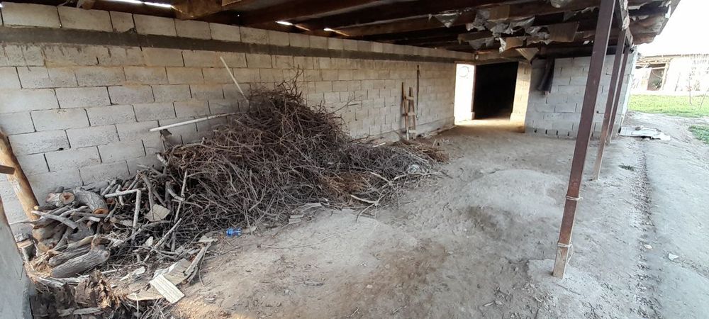 Uy sotiladi hamma sharoit bor