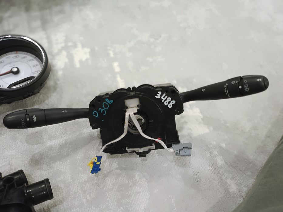 Переключатель Пежо 308