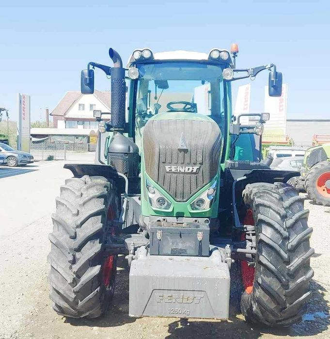 Tractor FENDT 828 VARIO Profi Plus -Pomotie