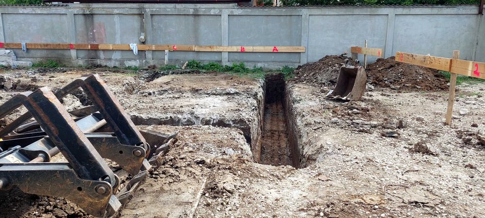 buldoexcavator si basculanta de inchiriat